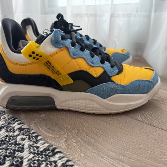 Jordan MA2 “University Gold” - Picture 8 of 8